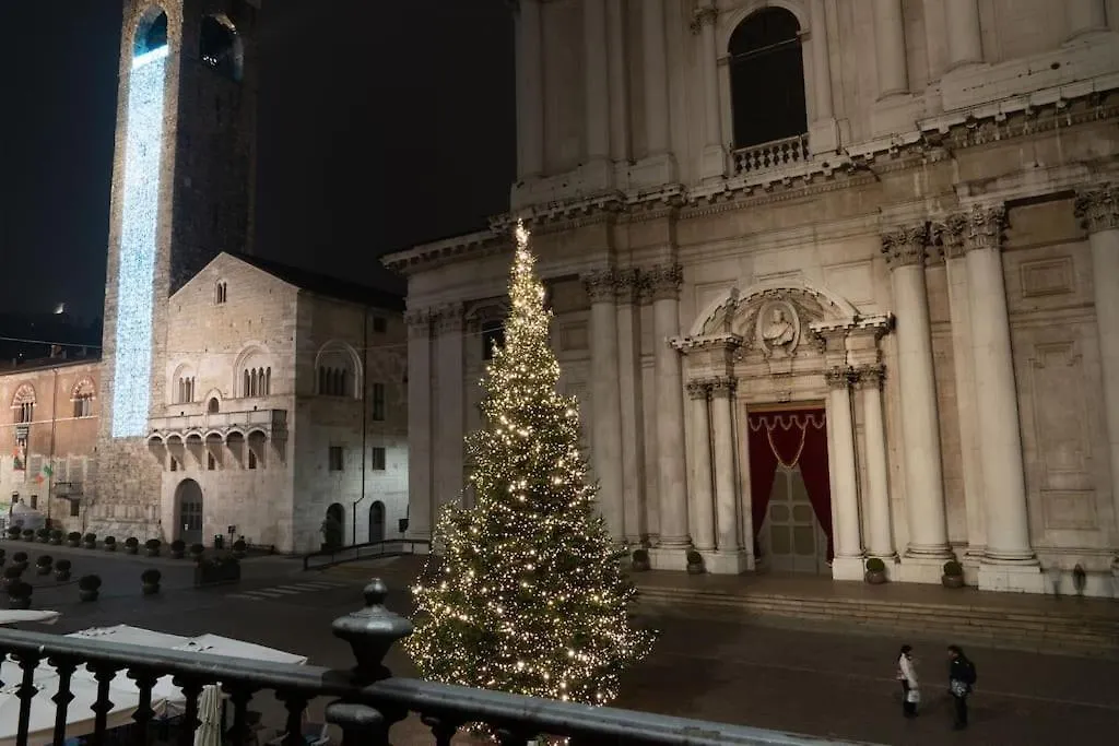 Piazza Duomo Cathedral View Lejlighed Brescia 0*,
