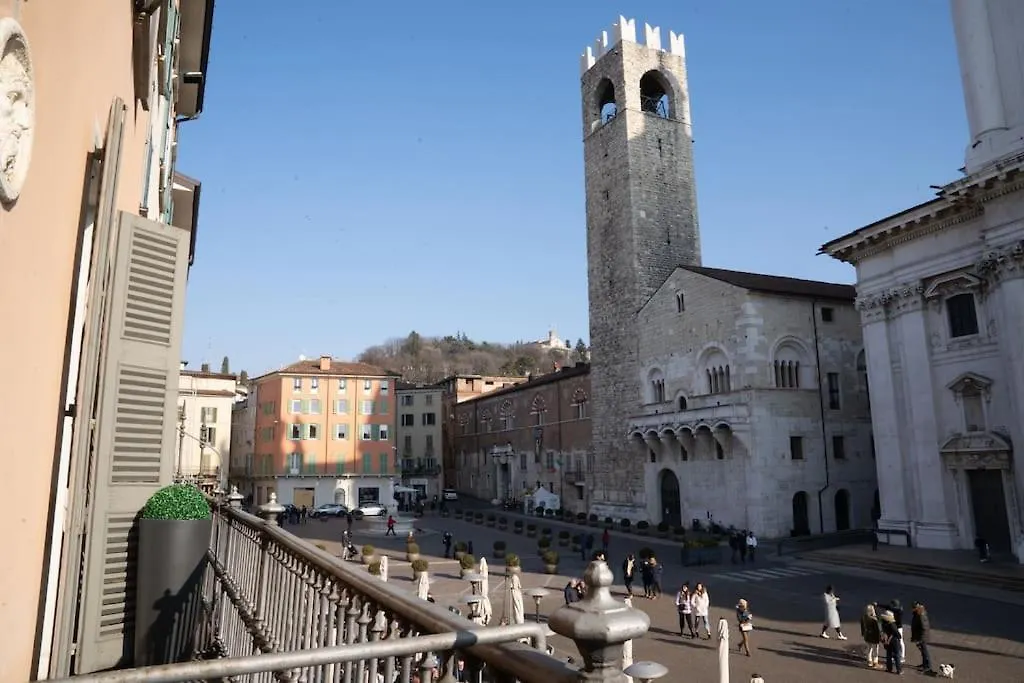 Piazza Duomo Cathedral View Appartement Brescia