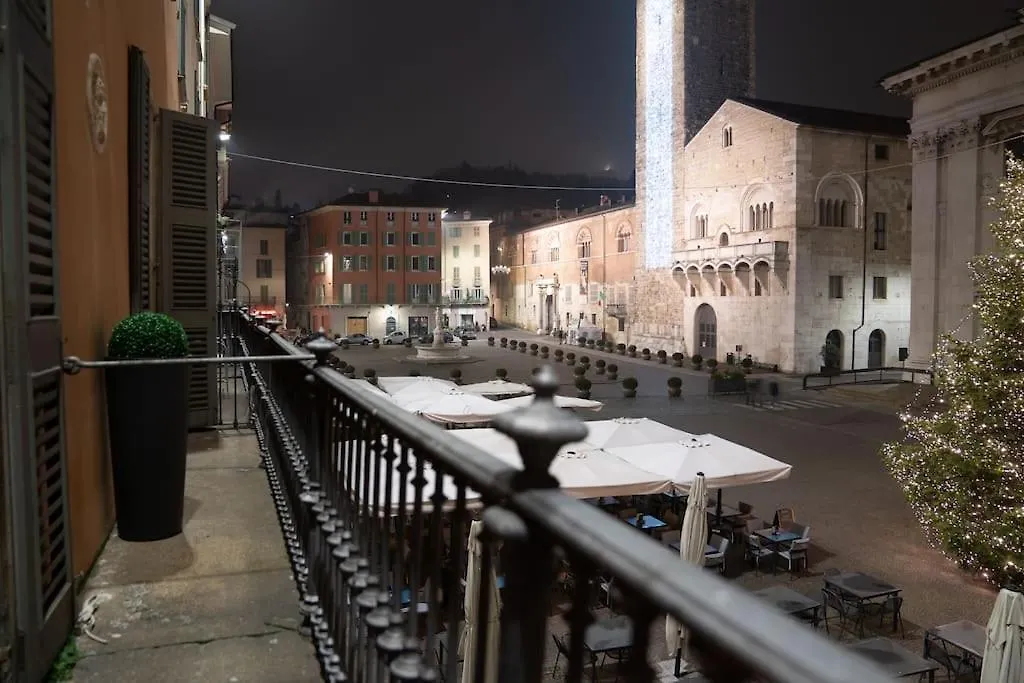 Piazza Duomo Cathedral View Appartement Brescia